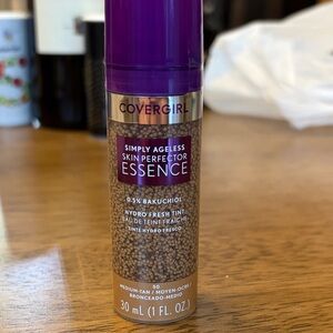 COVERGIRL Simply Ageless Skin Perfector Essence - Medium Tan #50
